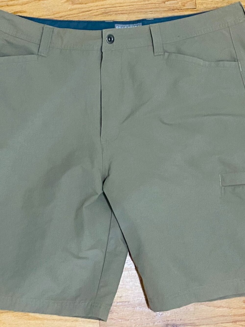 Men's 42 Fall's Creek Cargo Shorts, Dark Tan, NWOT